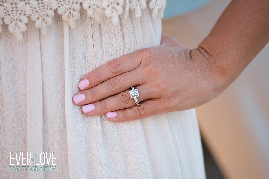 0120-wind-an-sea-beach-engagement-session