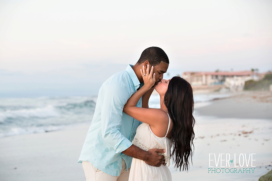 0126-wind-an-sea-beach-engagement-session